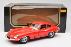 Jaguar E-Type Rød Bburago 1:18 3018 Metal — billede 8 af 8