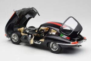 Jaguar E-Type #29 Sort Bburago 1:18 3018-M4 Metal — billede 5 af 8