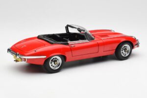 Jaguar E-Type Roadster Series III V12 Rød AUTOart 1:18 73523 Metal — billede 3 af 8