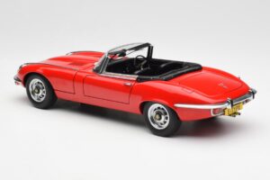 Jaguar E-Type Roadster Series III V12 Rød AUTOart 1:18 73523 Metal — billede 7 af 8
