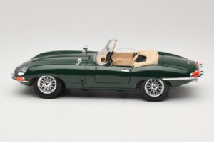 Jaguar E-Type Series 1 Roadster Grøn Bburago 1:18 3016-M1 Metal — billede 4 af 8