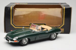 Jaguar E-Type Series 1 Roadster Grøn Bburago 1:18 3018-M5 Metal — billede 8 af 8