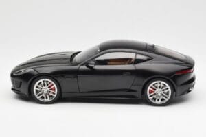 Jaguar F-Type R X152 Mat Sort AUTOart 1:18 73652 Komposit — billede 4 af 8