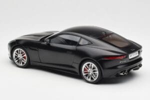 Jaguar F-Type R X152 Mat Sort AUTOart 1:18 73652 Komposit — billede 7 af 8