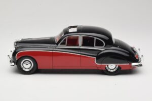 Jaguar Mk VIII Sort & Mørkerød BoS Models 1:18 BOS408 Resin — billede 3 af 6