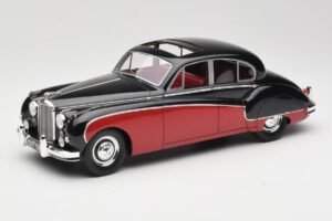 Jaguar Mk VIII Sort & Mørkerød BoS Models 1:18 BOS408 Resin