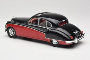 Jaguar Mk VIII Sort & Mørkerød BoS Models 1:18 BOS408 Resin — billede 5 af 6