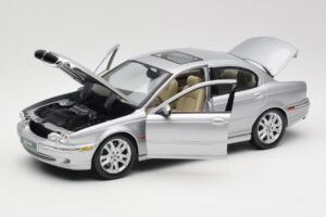 Jaguar X-Type Sølv Maisto 1:18 7271328 Metal — billede 2 af 8