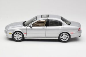 Jaguar X-Type Sølv Maisto 1:18 7271328 Metal — billede 4 af 8