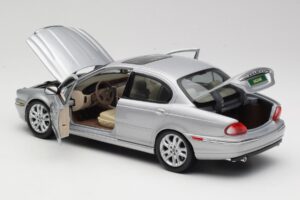 Jaguar X-Type Sølv Maisto 1:18 7271328 Metal — billede 5 af 8