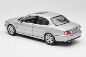Jaguar X-Type Sølv Maisto 1:18 7271328 Metal — billede 7 af 8