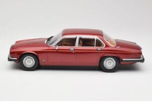 Jaguar XJ Series III Metallic Dark Red MCG 1:18 MCG18176 Metal — billede 3 af 6