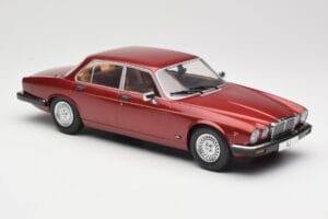 Jaguar XJ Series III Metallic Dark Red MCG 1:18 MCG18176 Metal — billede 4 af 6