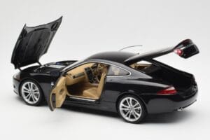 Jaguar XK-R X150 Midnight Sort AUTOart 1:18 73632 Metal — billede 5 af 8