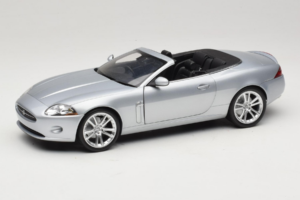 Jaguar XK X150 Cabriolet Sølv Minichamps 1:18 150130531 Metal