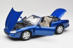 Jaguar XK8 X100 Cabriolet Azure Blå Maisto 1:18 50286 Metal — billede 2 af 8