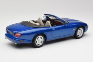 Jaguar XK8 X100 Cabriolet Azure Blå Maisto 1:18 50286 Metal — billede 3 af 8