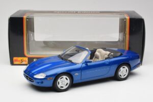Jaguar XK8 X100 Cabriolet Azure Blå Maisto 1:18 50286 Metal — billede 8 af 8