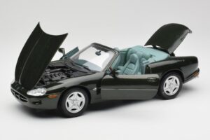 Jaguar XK8 X100 Cabriolet British Racing Grøn Maisto 1:18 50285 Metal — billede 2 af 8