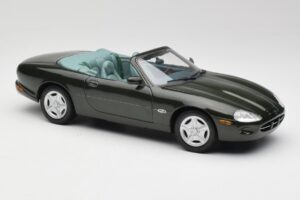 Jaguar XK8 X100 Cabriolet British Racing Grøn Maisto 1:18 50285 Metal — billede 6 af 8