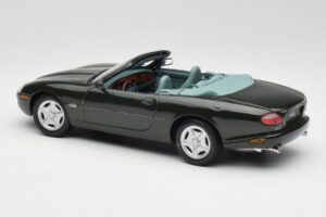Jaguar XK8 X100 Cabriolet British Racing Grøn Maisto 1:18 50285 Metal — billede 7 af 8