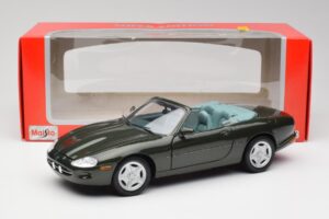 Jaguar XKR X100 Cabriolet Grøn Maisto 1:18 37800-M1 Metal — billede 8 af 8