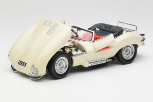 Jaguar XKSS Creme AUTOart 1:18 73512 Metal — billede 2 af 8