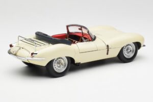 Jaguar XKSS Creme AUTOart 1:18 73512 Metal — billede 3 af 8