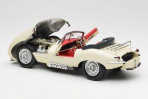 Jaguar XKSS Creme AUTOart 1:18 73512 Metal — billede 5 af 8