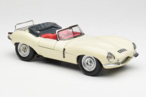 Jaguar XKSS Creme AUTOart 1:18 73512 Metal — billede 6 af 8