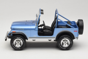 Jeep CJ-7 Laredo Blå MCG 1:18 MCG18553 Metal — billede 3 af 6