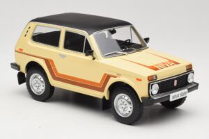 Lada Niva 2121 California Beige MCG 1:18 MCG18004 Metal — billede 4 af 6