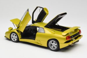 Lamborghini Diablo SE30 Anniversary Edition Gul Spyder AUTOart 1:18 79157 Metal — billede 5 af 8