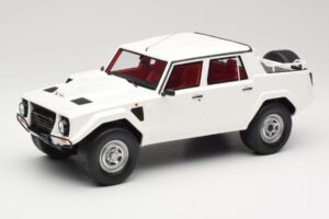 Lamborghini LM002 Hvid Kyosho 1:18 GTS18508W Resin