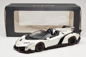 Lamborghini Veneno Roadster Hvid Med Rød Linje Kyosho 1:18 C09502W Metal — billede 6 af 6