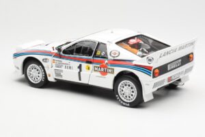 Lancia 037 Martini #1 W. Rohrl / C. Geistdorfer Winner Rally Monte Carlo 1983 Nat Version Kyosho 1:18 08306A Metal — billede 7 af 8