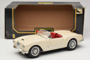 Lancia Aurelia B24 Spider Beige Bburago 1:18 3010-M2 Metal — billede 8 af 8