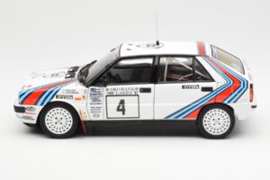 Lancia Delta HF 4WD #4 M. Alen / I. Kivimaki Martini Rally 1000 Lakes 1987 Kyosho 1:18 08960B Metal — billede 4 af 8