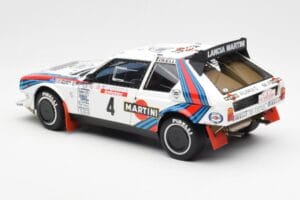 Lancia Delta S4 Martini #4 H. Toivonen / S. Cresto Rally Tour de Corse 1986 AUTOart 1:18 88620 Metal — billede 7 af 8