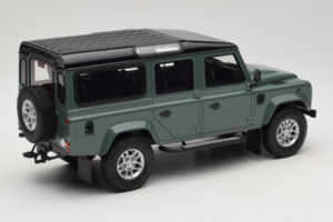 Land Rover Defender Station Wagon Keswick Green GT Spirit 1:18 GT527 Resin — billede 2 af 6