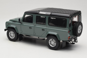 Land Rover Defender Station Wagon Keswick Green GT Spirit 1:18 GT527 Resin — billede 5 af 6