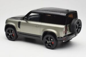Land Rover Defender 90 HSE P400 L663 Pangea Green Metallic GT Spirit 1:18 GT517 Resin — billede 5 af 6