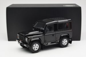 Land Rover Defender 90 Santorini Sort Metallic Kyosho 1:18 08901BK Metal — billede 8 af 8