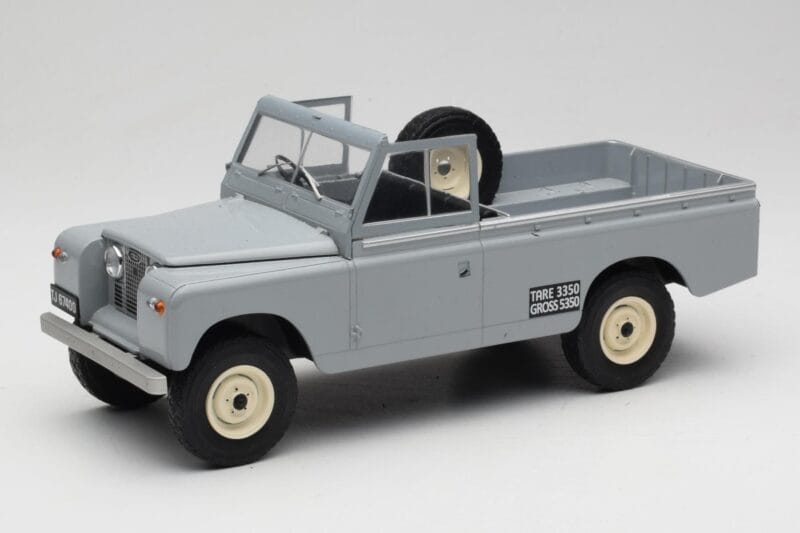 Land Rover Series II 109 Pickup Grå MCG 1:18 MCG18092 Metal