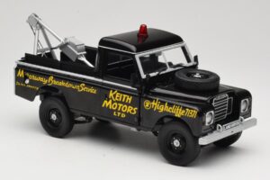 Land Rover Series III Redningskøretøj Sort Universal Hobbies 1:18 4411 Metal — billede 6 af 8