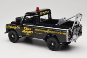 Land Rover Series III Redningskøretøj Sort Universal Hobbies 1:18 4411 Metal — billede 7 af 8