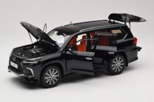 Lexus LX570 J200 Sort LCD 1:18 LCD18010-BL Metal — billede 2 af 8