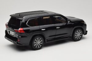 Lexus LX570 J200 Sort LCD 1:18 LCD18010-BL Metal — billede 3 af 8