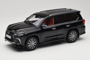 Lexus LX570 J200 Sort LCD 1:18 LCD18010-BL Metal