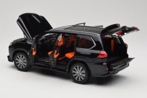 Lexus LX570 J200 Sort LCD 1:18 LCD18010-BL Metal — billede 5 af 8
